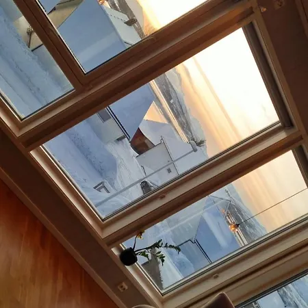 Modern House In Chain With Lovely Views!