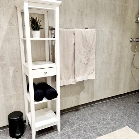 Semesterbostad Modern House In Chain With Lovely Views!