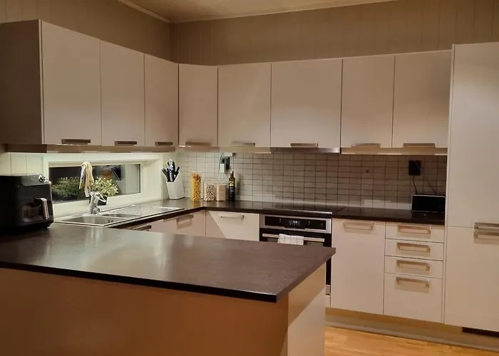 Дом отдыха Modern House In Chain With Lovely Views! Тромсё