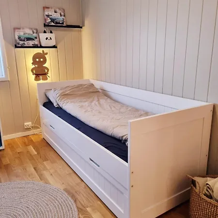 Modern House In Chain With Lovely Views! 別荘